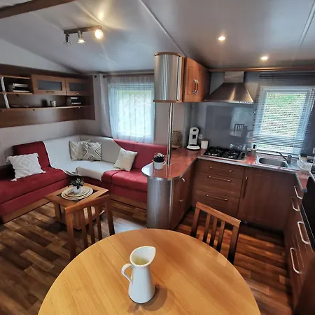 Mobil Proche De La Campsite Petit-Caux